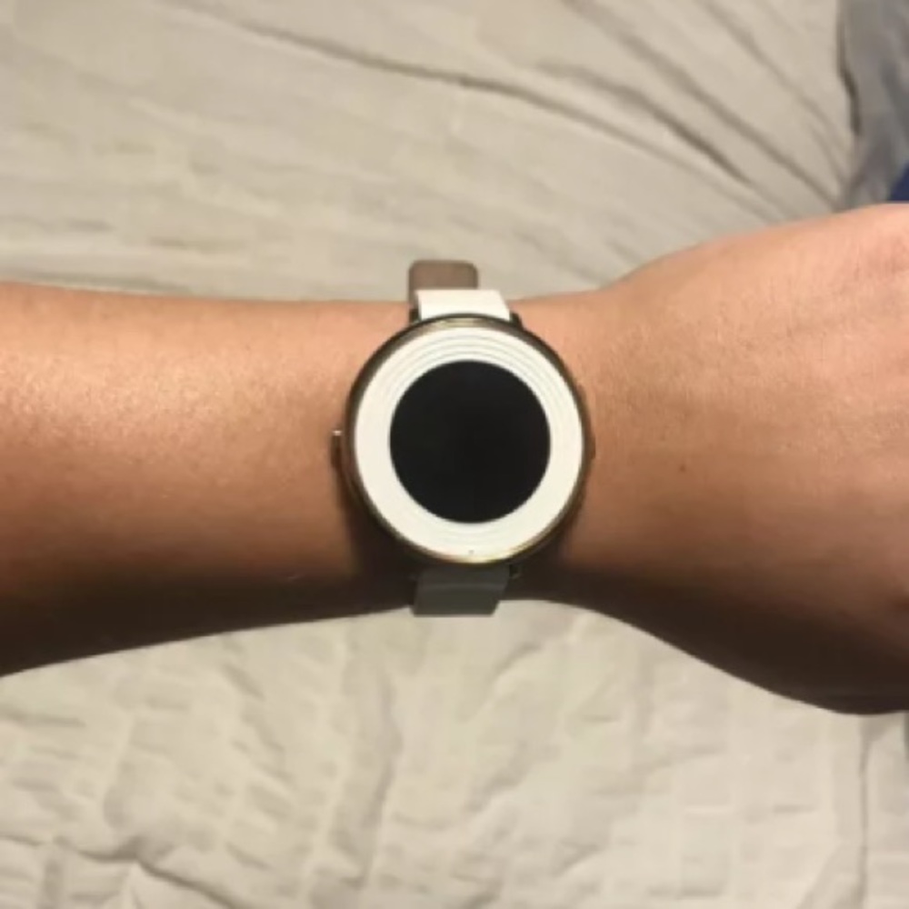 White and Gold Pebble round 14mm SMART WATCH